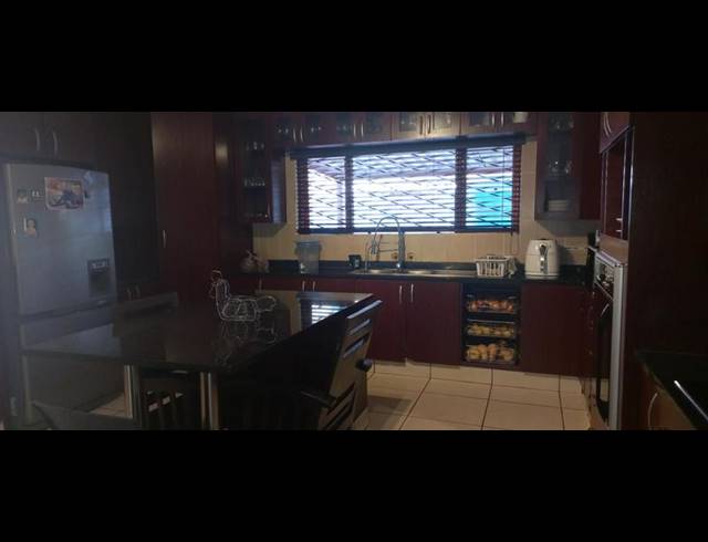 4 BEDROOM HOUSE FOR SALE IN CHANTELLE